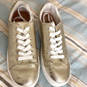 Gold shoes- great with anything Lilly Pulitzer!